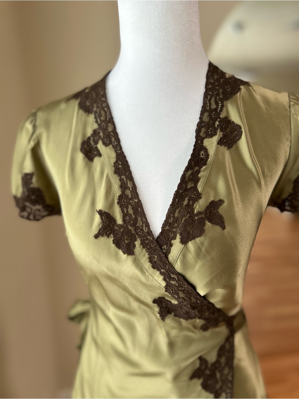 Leigh Bantivoglio Silk Olive Green Satin Wrap blouse with Black Lace Trim Size S